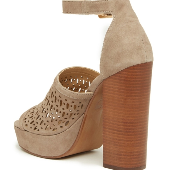 NWT! Joe's Jeans Lorne platform sandals - Picture 2 of 11